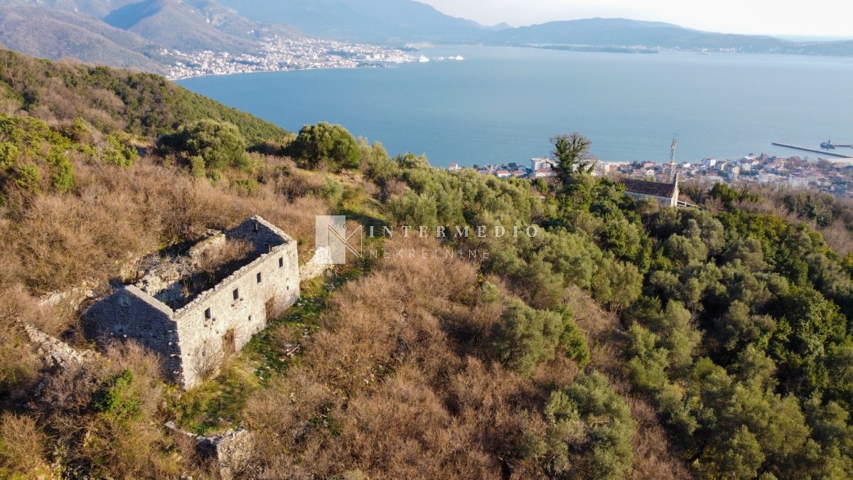 Prodaja, kamena ruina, 111m2, Bijela, Herceg Novi