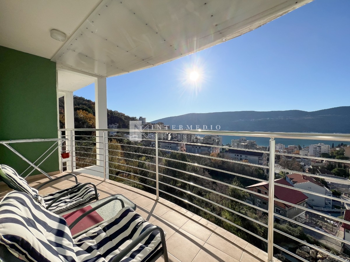 Jednosoban stan sa pogledom na more, 48m2, Topla 2, Herceg Novi