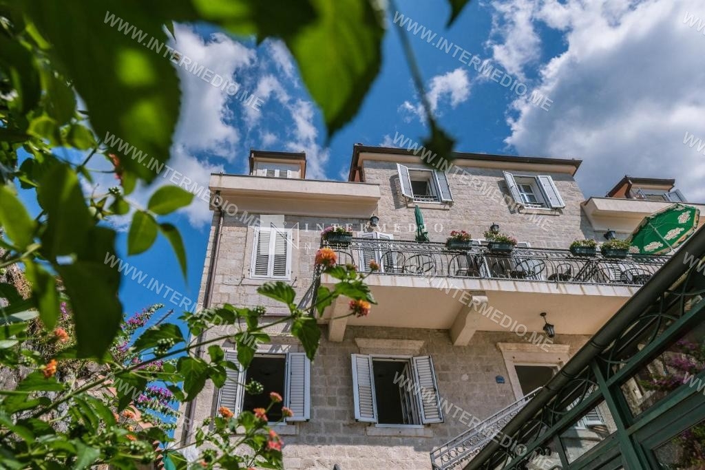 Prodaja, ekskluzivan mini hotel sa restoranom, Igalo, Herceg Novi