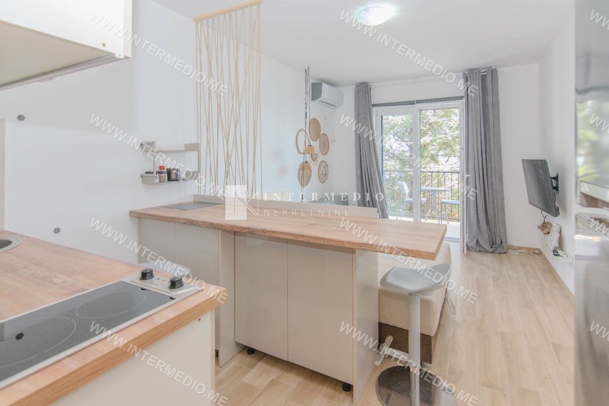 Prodaja apartmana sa pogledom na more, 26m², Njivice, Herceg Novi