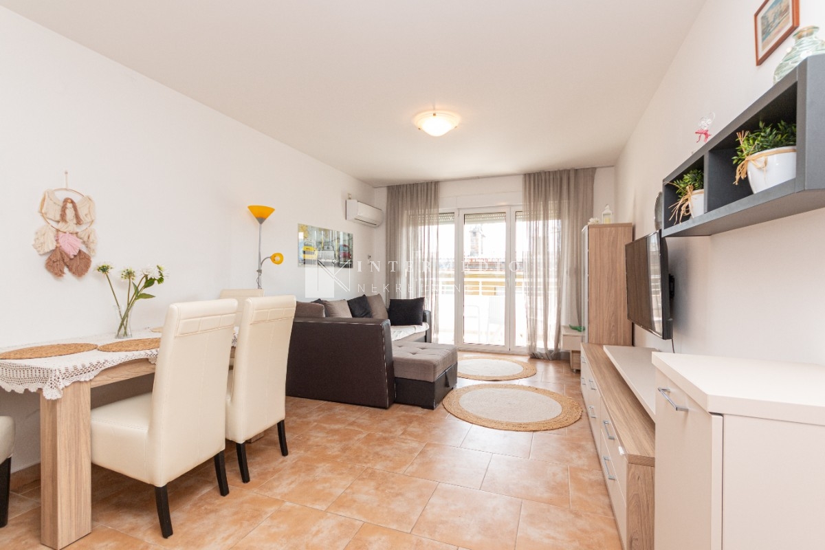 Однокомнатная квартира 46м², Савина, Херцег-Нови – 250 м от моря