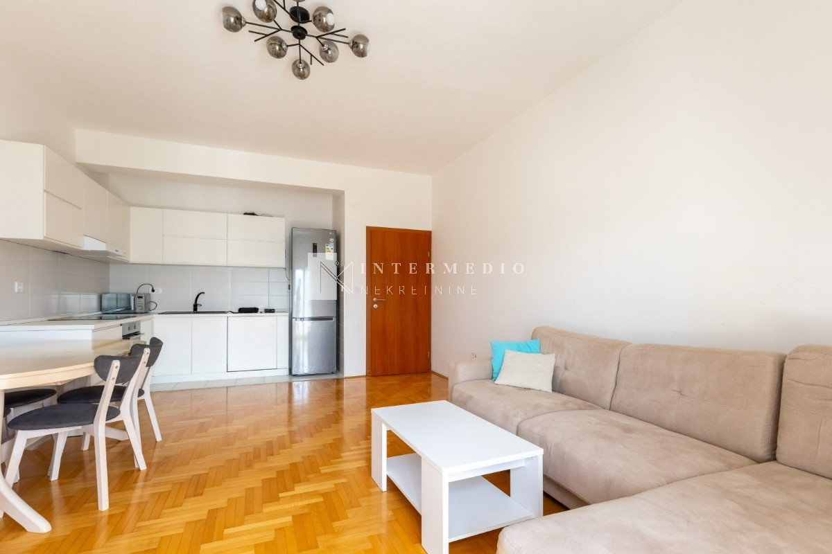 Prodaje se dvosoban stan, 74m2, Topla, Herceg Novi
