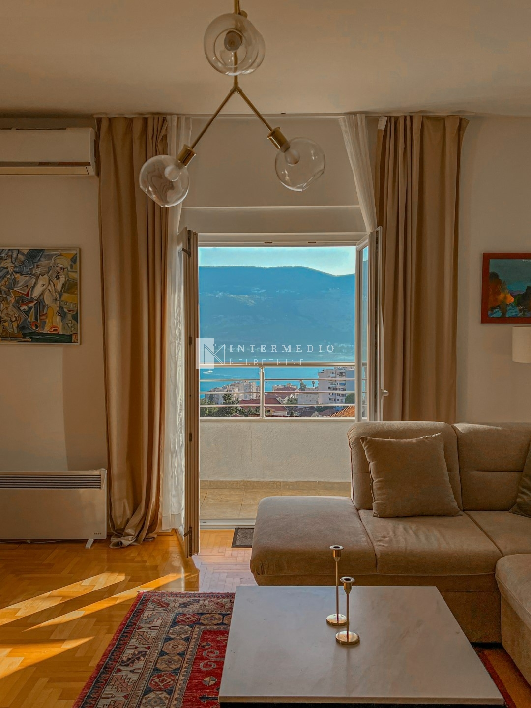 Prodaje se dvosoban stan, 73m2 u naselju Topla, Herceg Novi