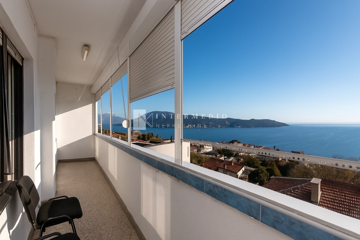 Dvosoban stan, 72m2, Herceg Novi