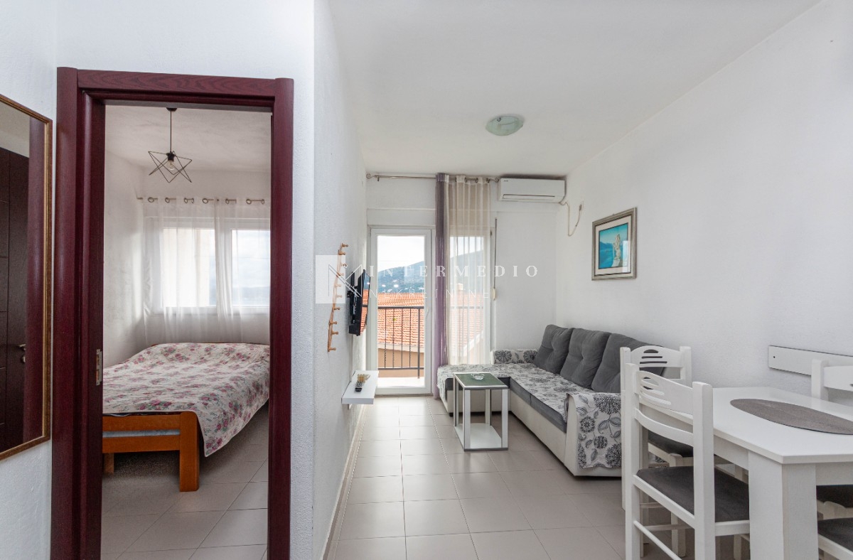 One-Bedroom Apartment with Sea View!