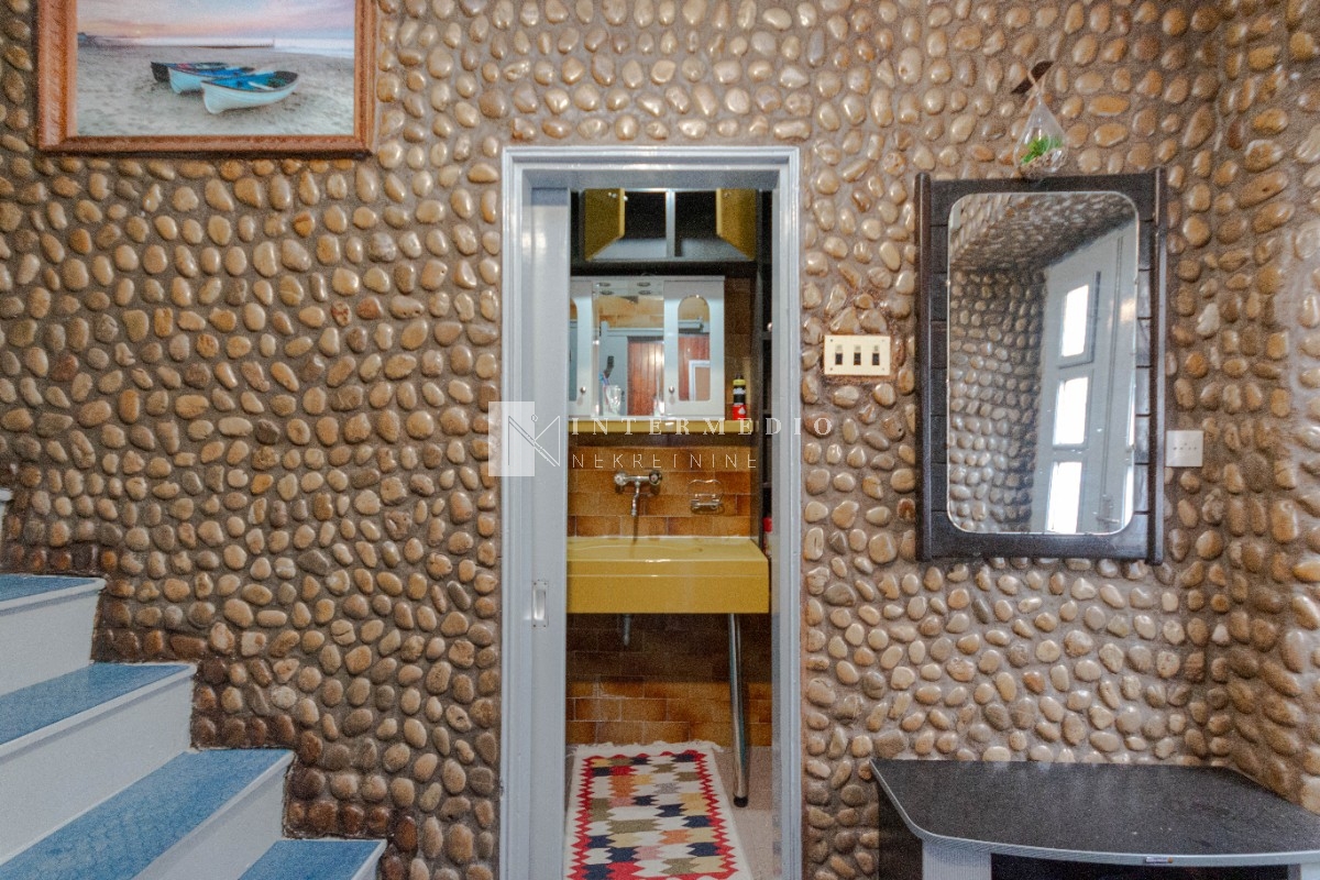 Аутентичный каменный дом всего в 350 метрах от центра города