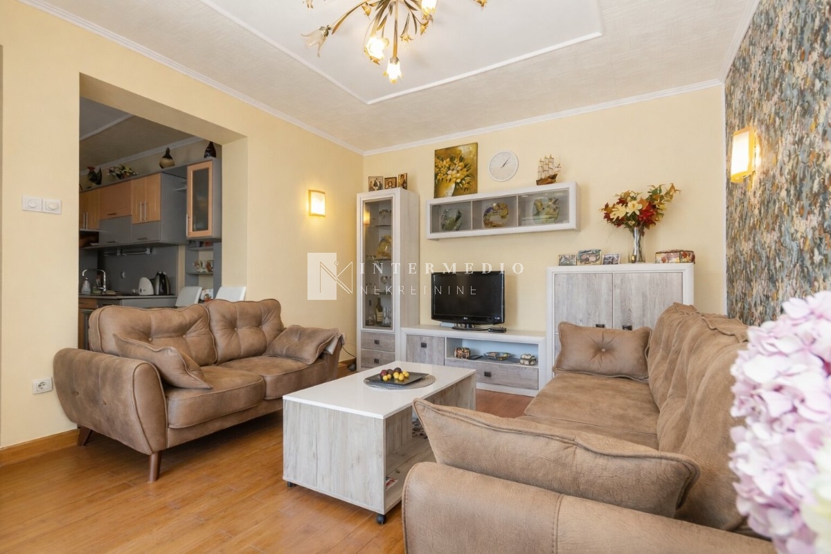 Prodaja – jednosoban stan, 60 m², prva linija mora, Herceg Novi