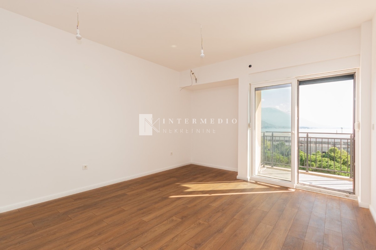 Продается двухкомнатная квартира, 58 м2, Биела, Герцег-Нови