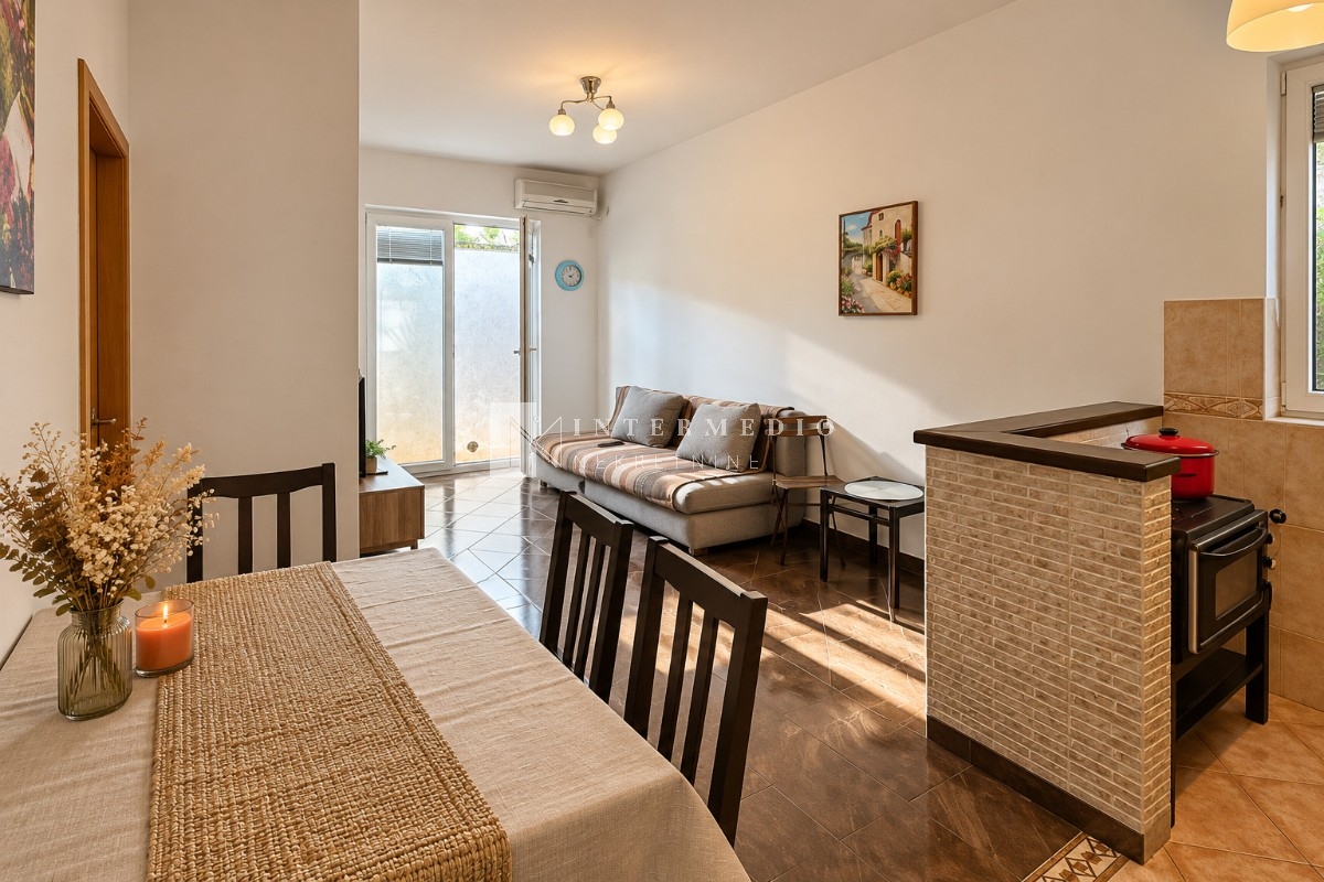 Jednosoban stan na prodaju u centru Igala, Herceg Novi – 34 m², 50 m od mora