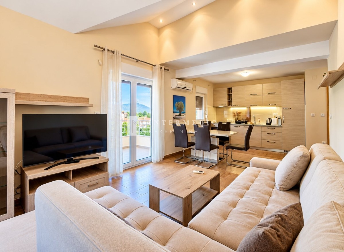 Two-Bedroom Apartment for Sale in Đenovići, Herceg Novi – 80 m from the Sea, Swimming Pool and Parking
