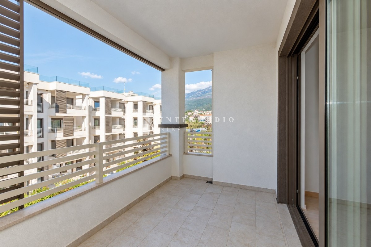 Jednosoban stan na prodaju u Igalu, Herceg Novi – 65 m², terasa i bazen