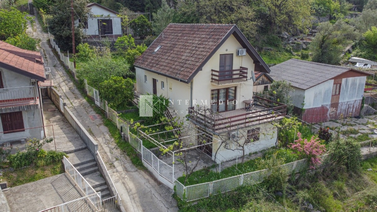 Prodaja, kuća, 150m2, Drenovik, Herceg Novi